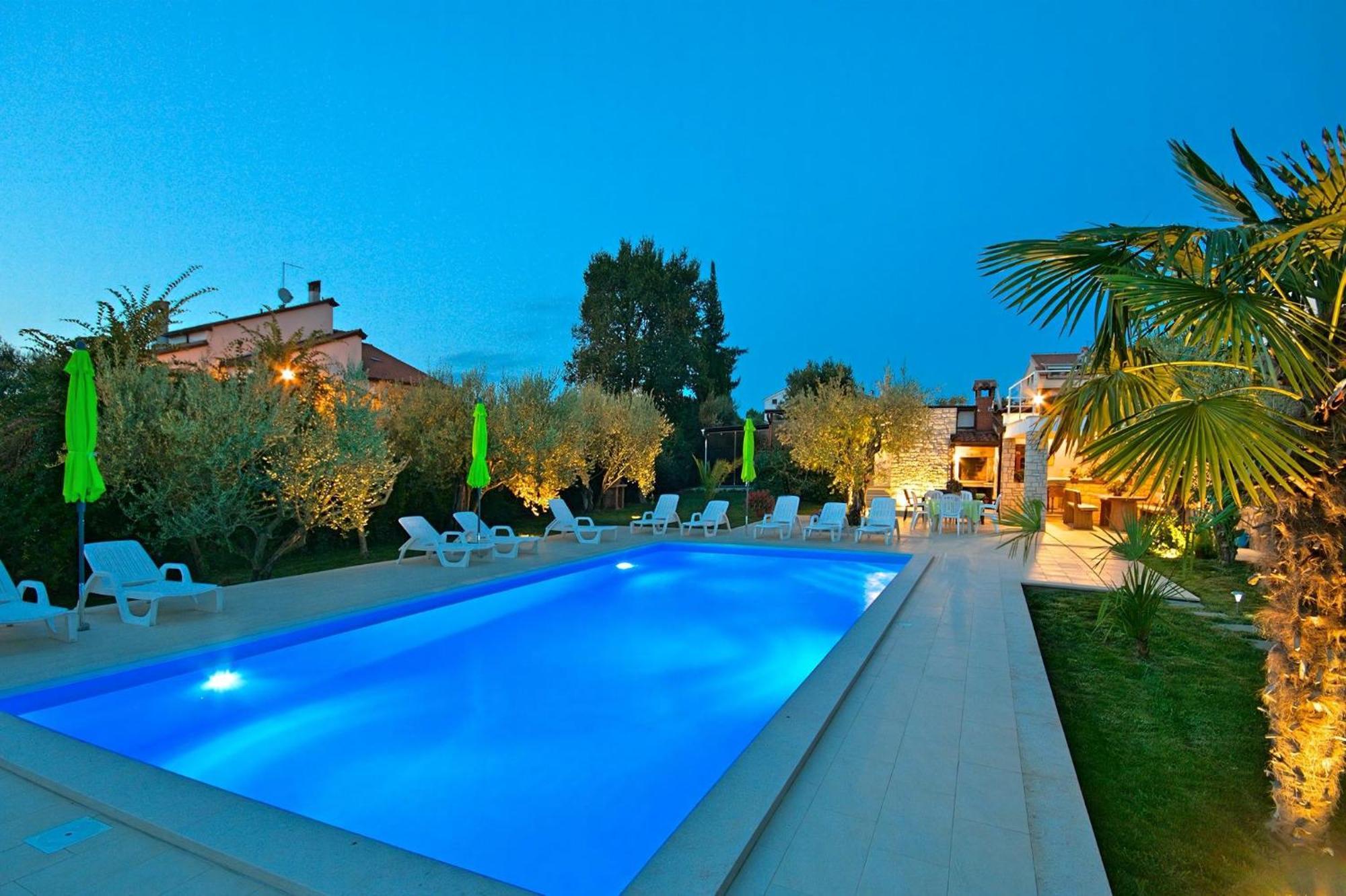 Livija 4 Mit Pool Und Meerblick Apartmán Porec